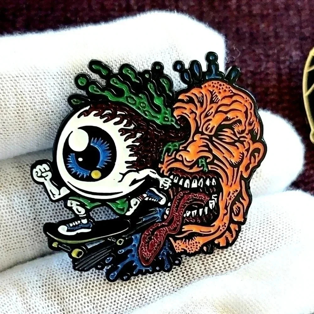 Eyeball Skatbording Hot Art pin